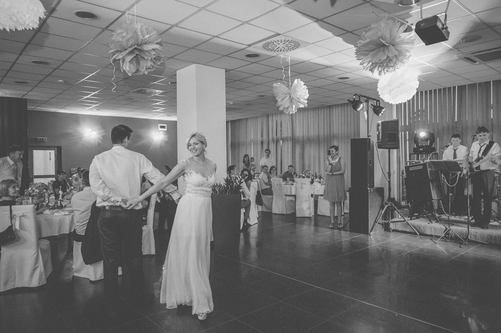 One Day Studio_weddings in croatia crno bijelo vjenčanje u zagrebu Love In Black And White - 120